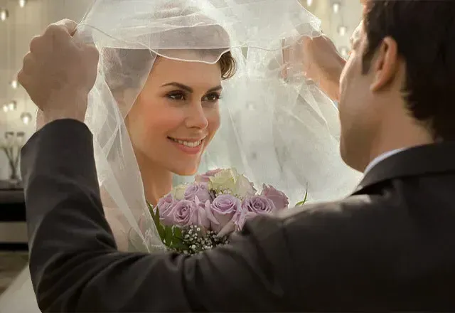 Yüz Görümlüğü Nedir? Türk Düğün Geleneğinin Anlamlı ve Değerli Sembolü